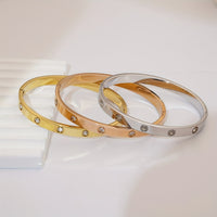 Classic Simple 18k Golden Plated Titanium Steel Bangle with Synthetic Cubic